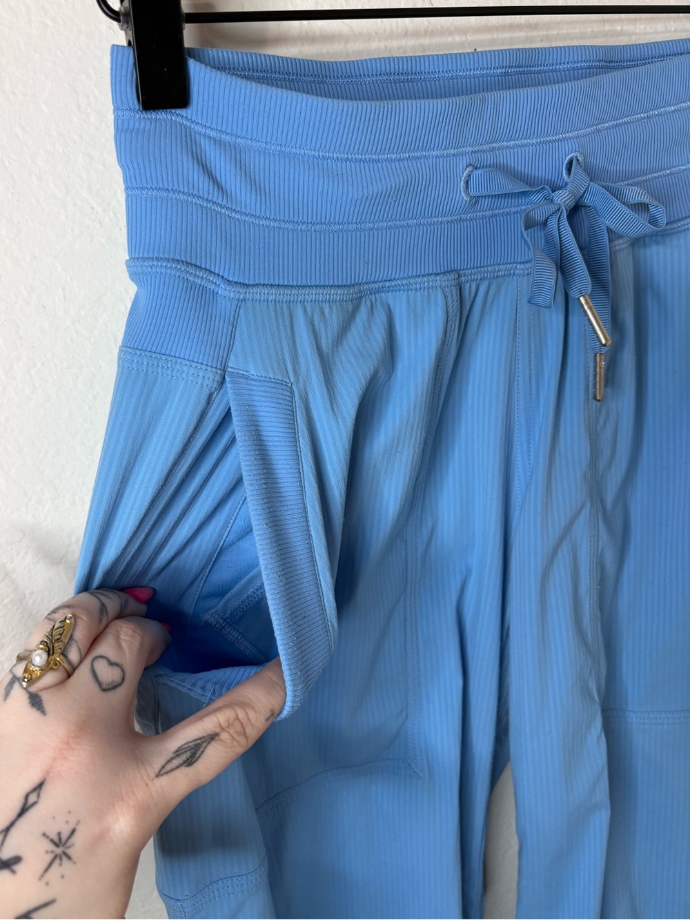 Lululemon Dance Studio Pants in Blue Nile Size 2 - Picture 5 of 16